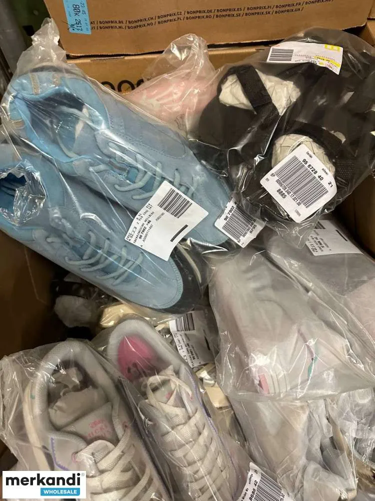 4 € por par en un conjunto de zapatos con variedad de modelos y tallas, zapatos de hombre, gama de stock restante, zapatos de mu