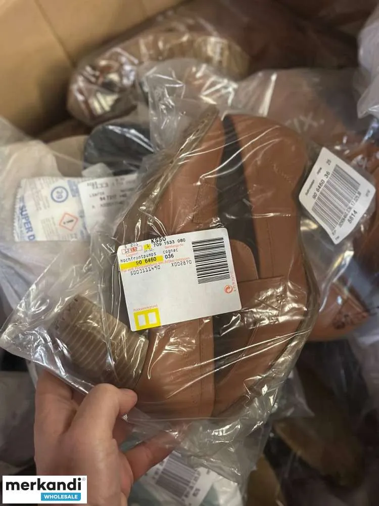 4 € por par en una mezcla de zapatos: variedad de modelos y tamaños, incluidos zapatos de mujer, paleta de liquidación, zapatos 