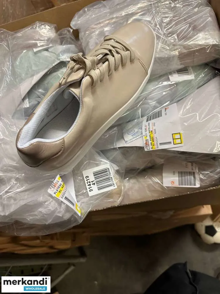 4 € por par en una mezcla de zapatos: variedad de modelos y tamaños, incluidos zapatos de mujer, paleta de liquidación, zapatos 