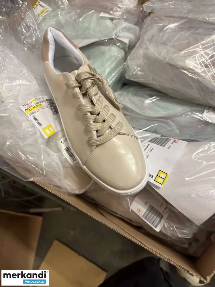 4 € por par en una mezcla de zapatos: variedad de modelos y tamaños, incluidos zapatos de mujer, zapatos de hombre, paleta de li