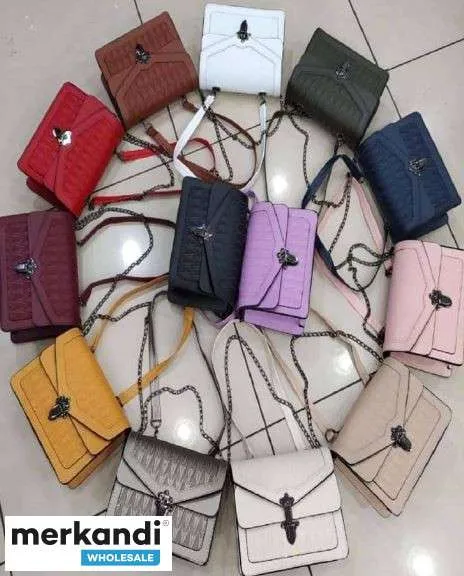 Bolsos de mujer DMY al por mayor con varias variantes de color y modelo.