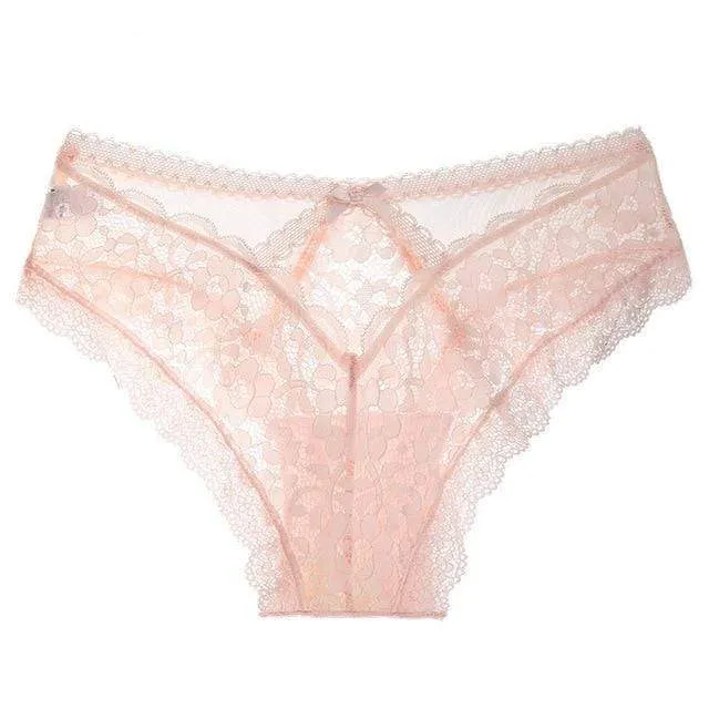 Braguita brasilea con encaje y tiras