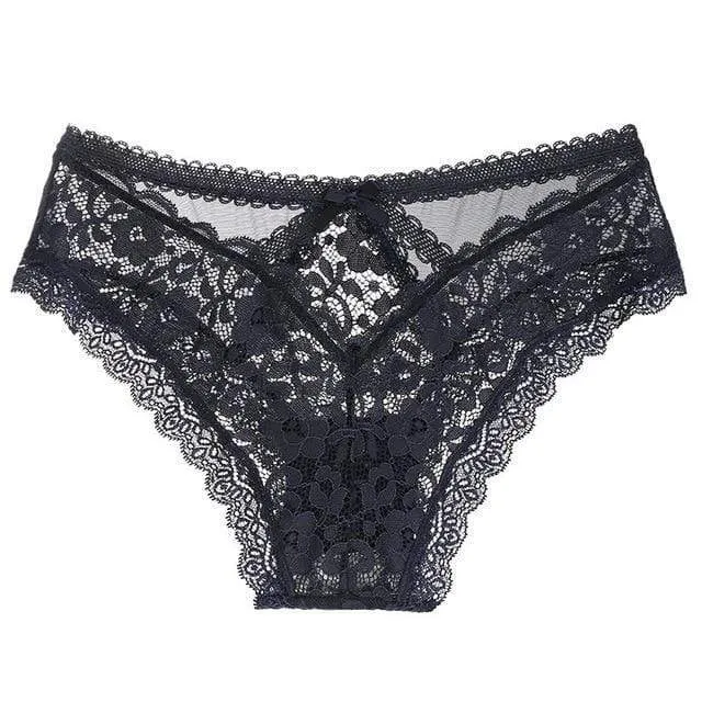 Braguita brasilea con encaje y tiras