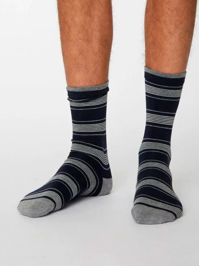 Calcetines de bambú de rayas azules y grises