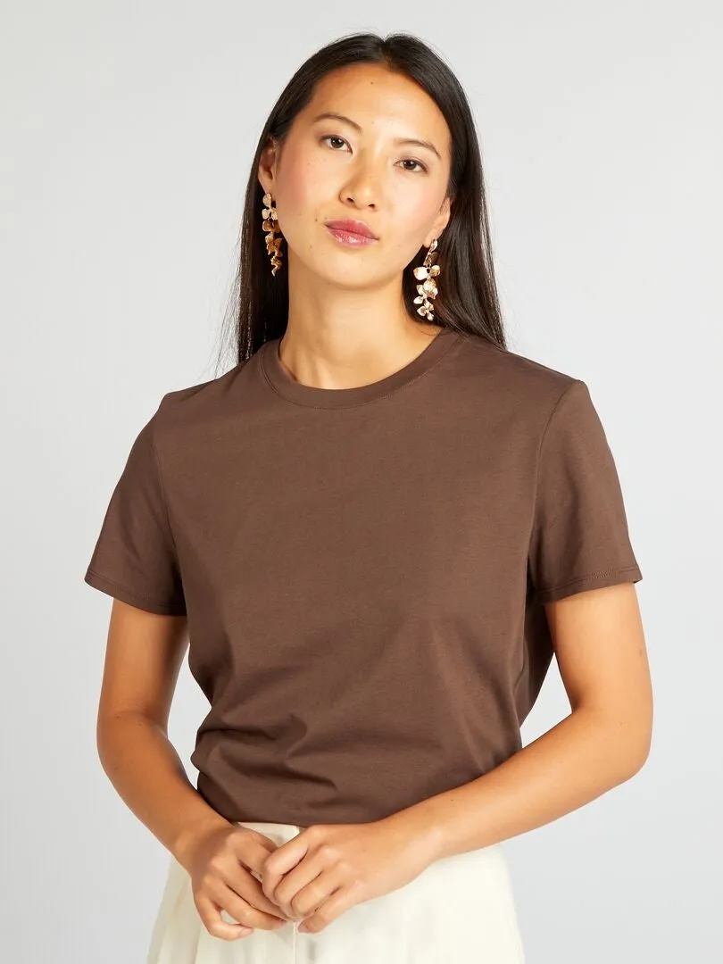 CAMISETA LISA DE PUNTO  MARRON