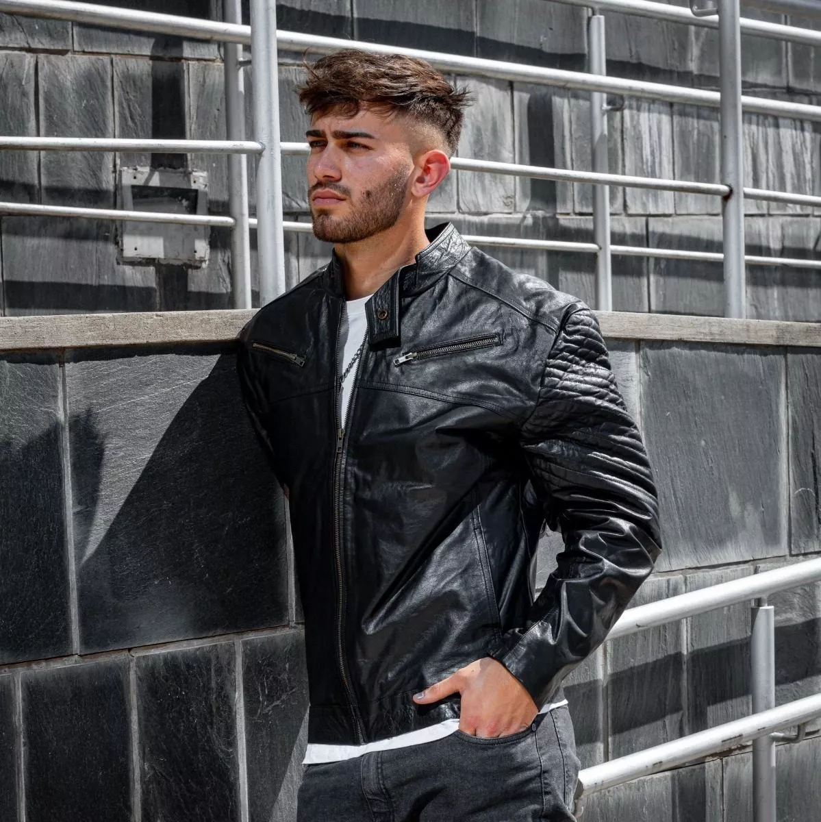 CAMPERA DE CUERO VACUNO 100% LEGITIMO DE HOMBRE  ART: 04