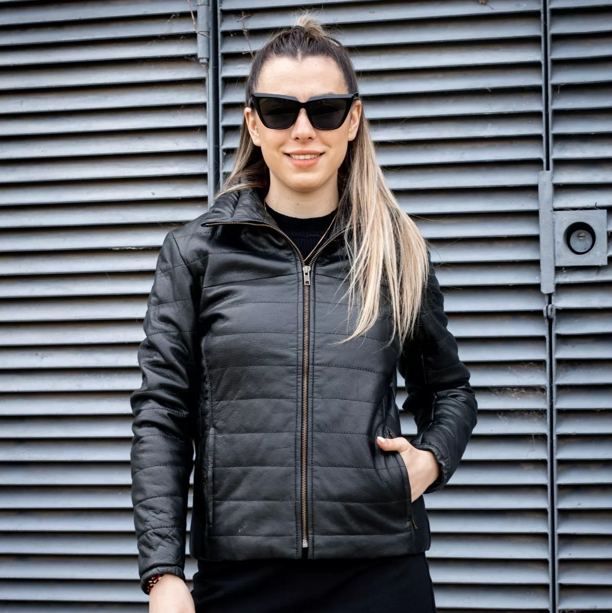 CAMPERA DE CUERO VACUNO 100% LEGITIMO DE MUJER  ART: INFL.