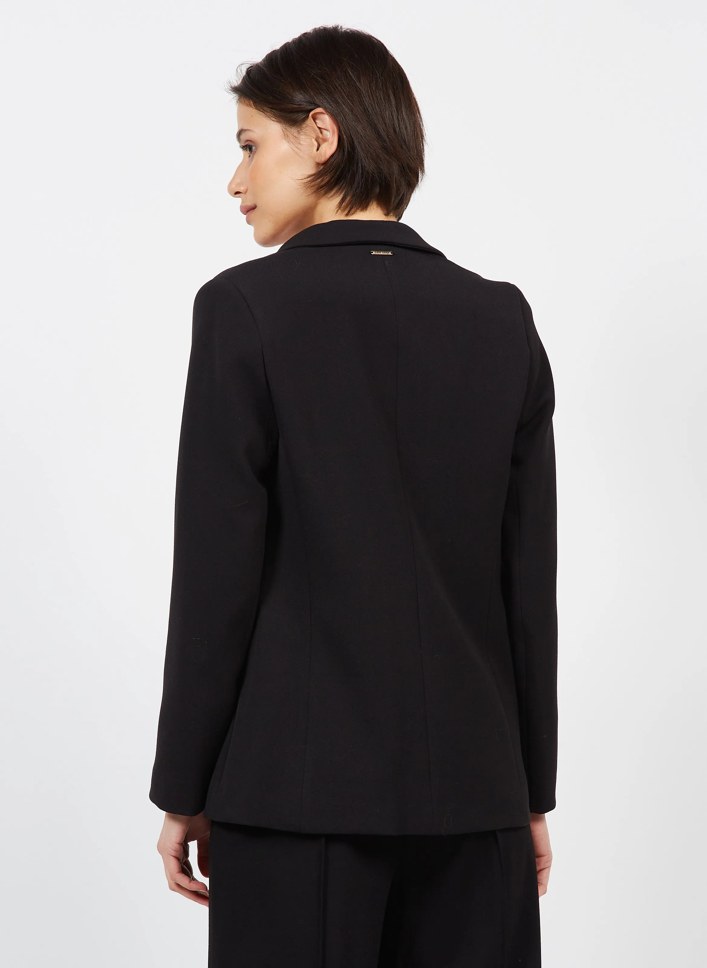 Chaqueta con cuello sastre en negro
