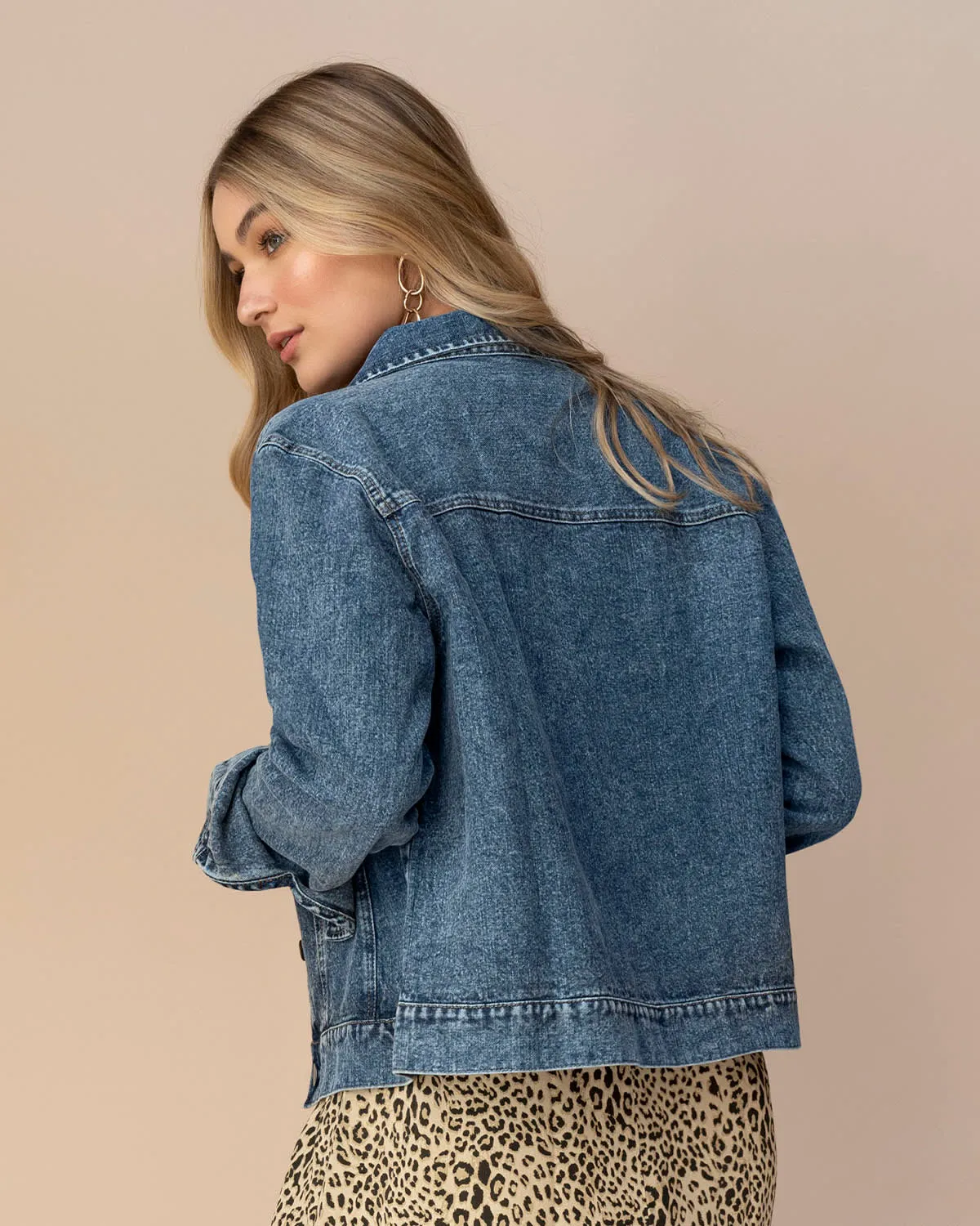 Chaqueta manga larga con botones funcionales en puos