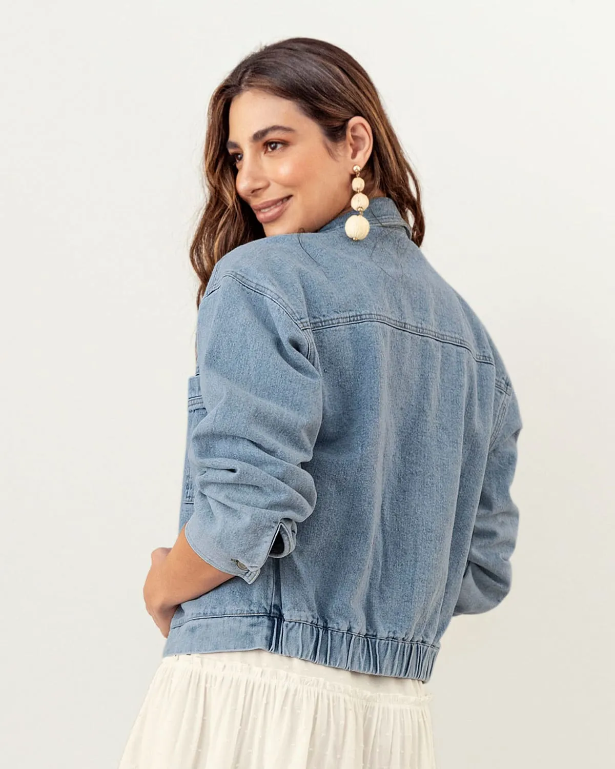 Chaqueta manga larga con recogido en puos