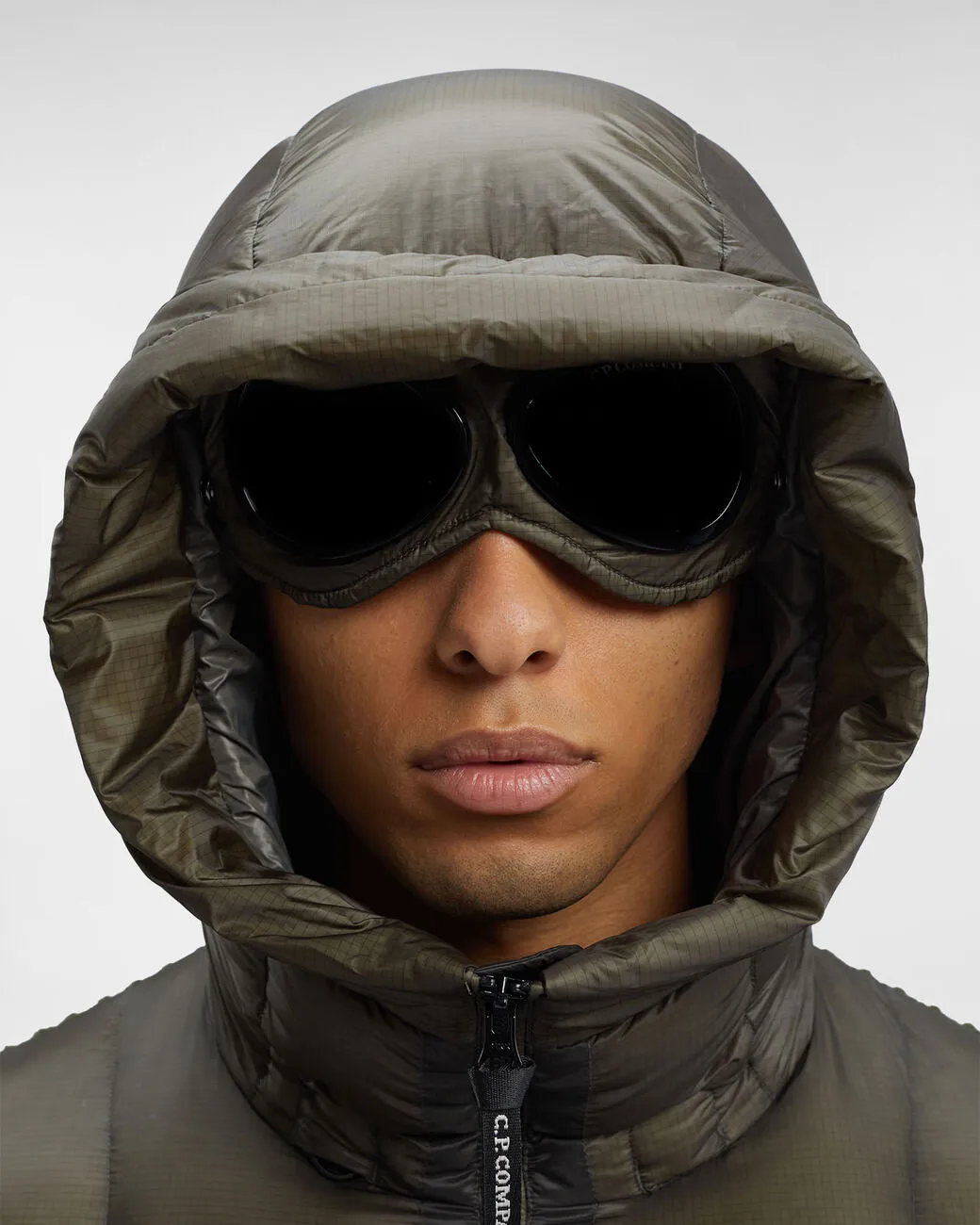 CHAQUETA PUNTO ACOLCHADA GOGGLE LENS VERDE OLIVA