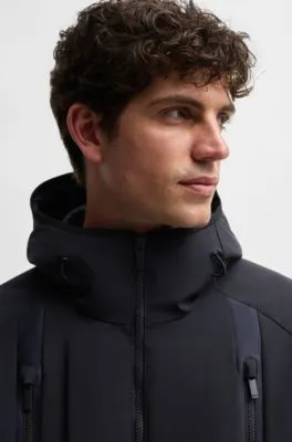 Chaqueta regular fit de sarga técnica repelente al agua