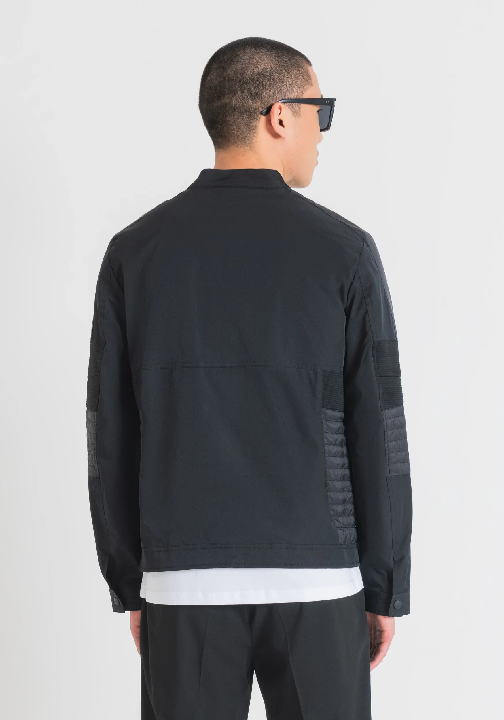 CHAQUETA SLIM FIT CON LIGERO RELLENO ECOSOSTENIBLE