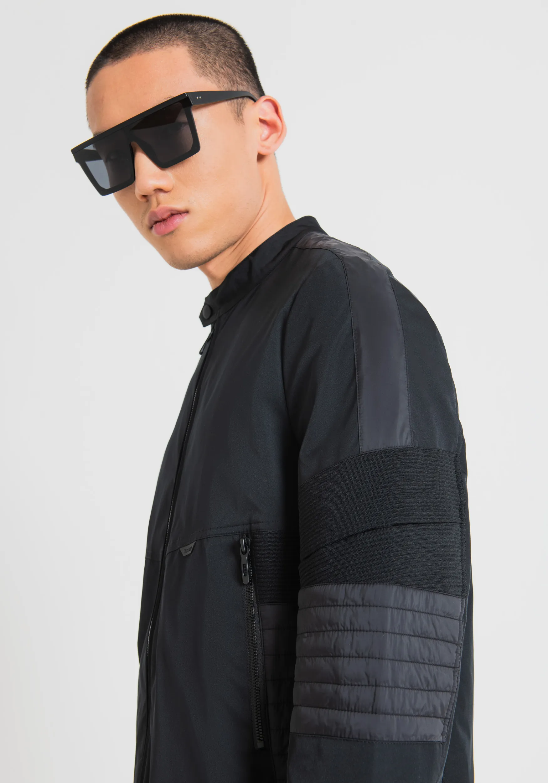 CHAQUETA SLIM FIT CON LIGERO RELLENO ECOSOSTENIBLE