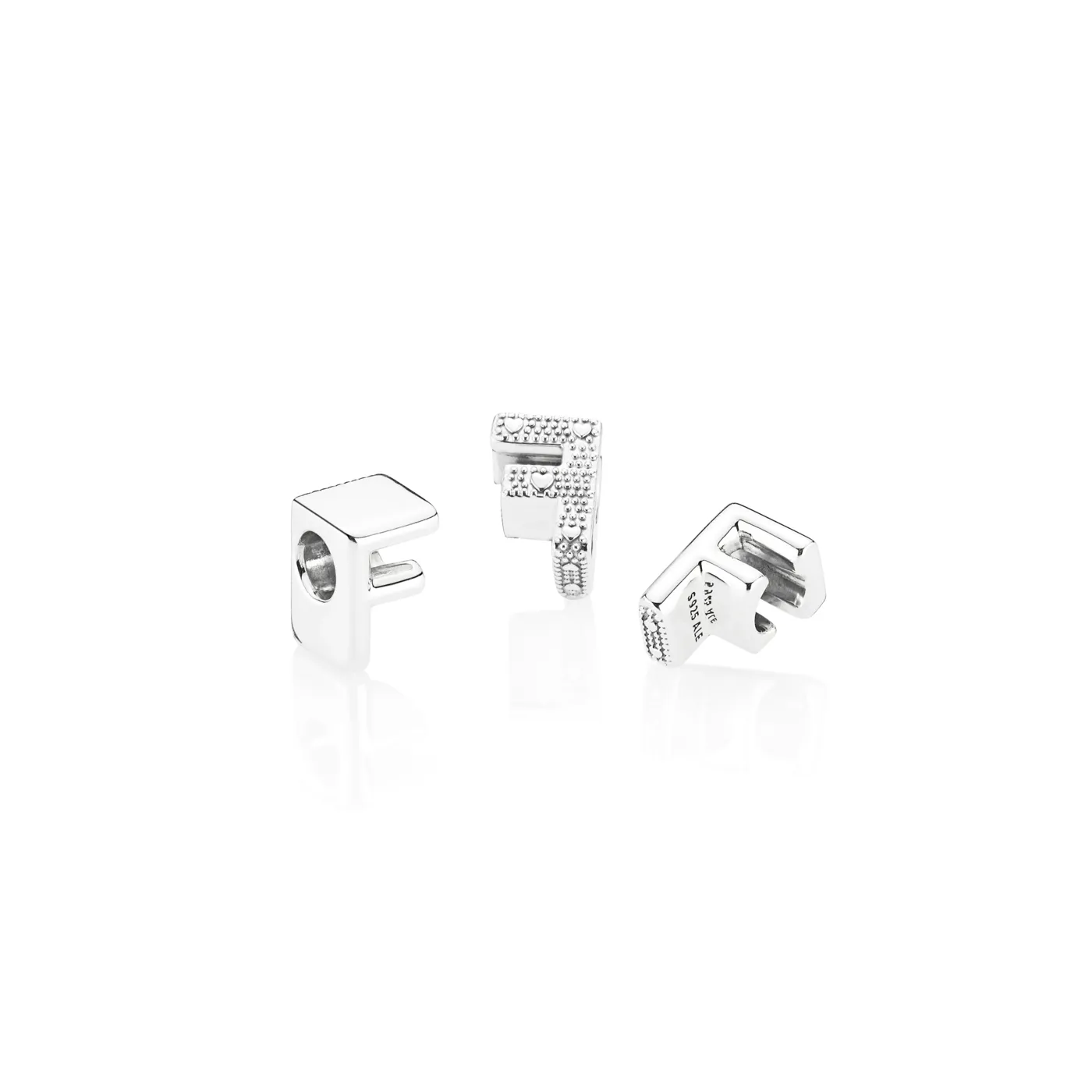 Charm Pandora Letra F  797460