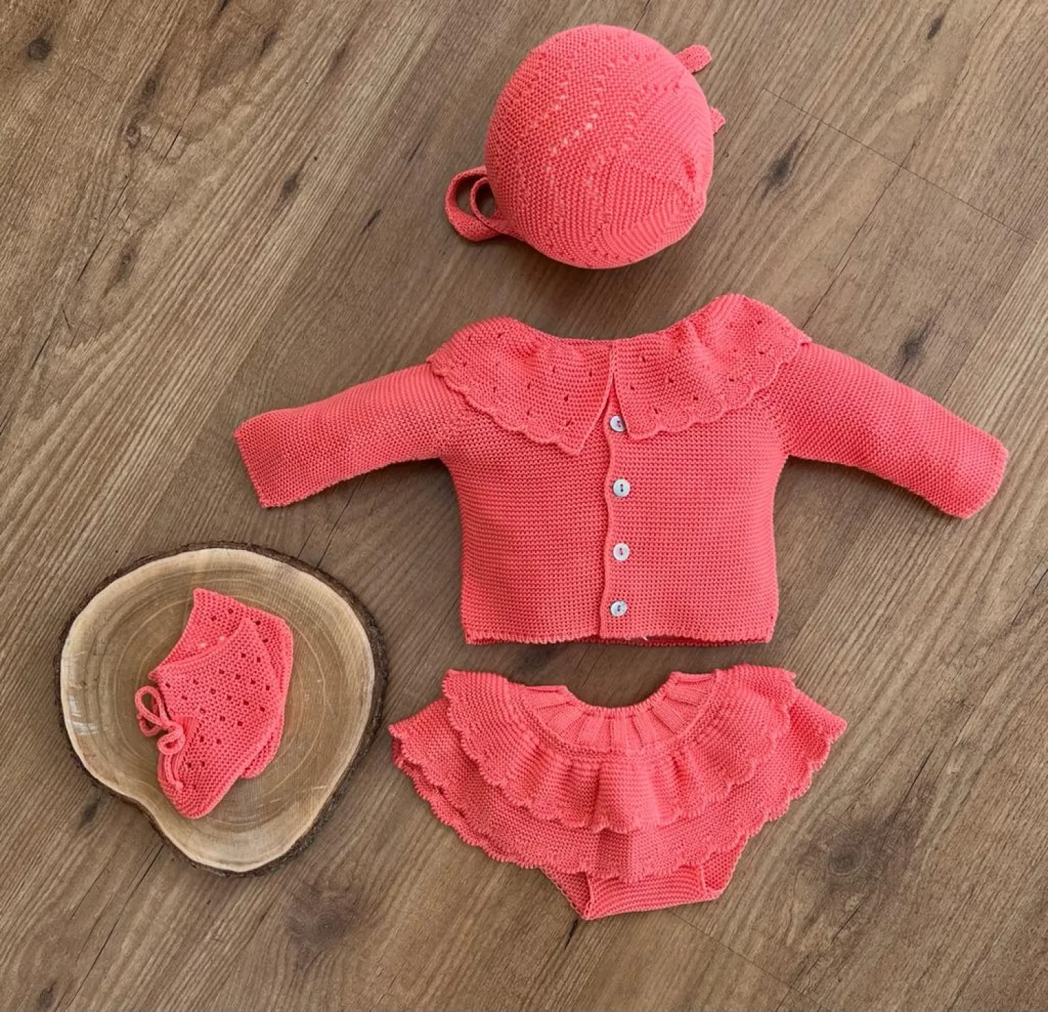 Conjunto en punto de verano. Varios colores