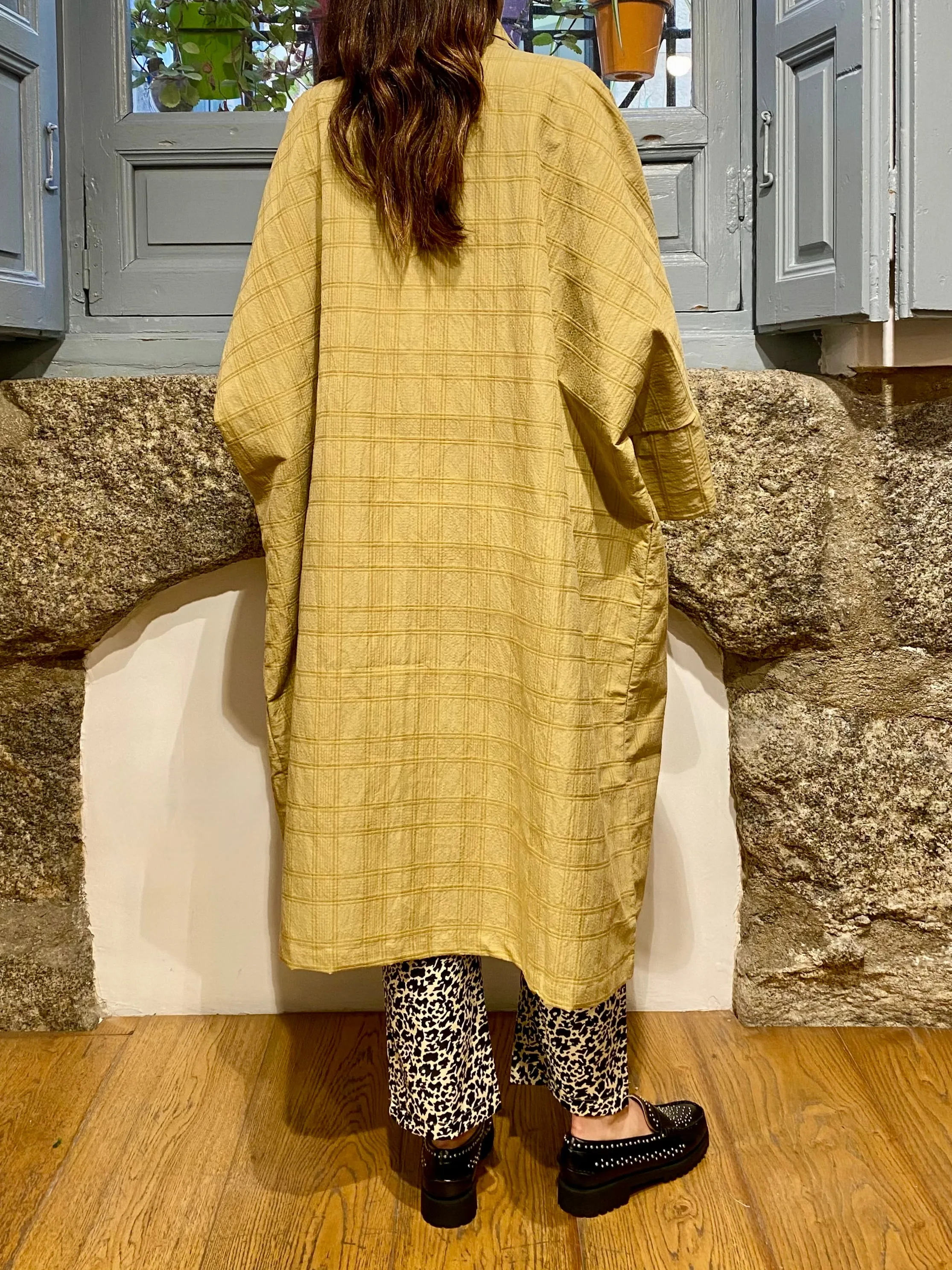 GABARDINA CUADROS CAMEL