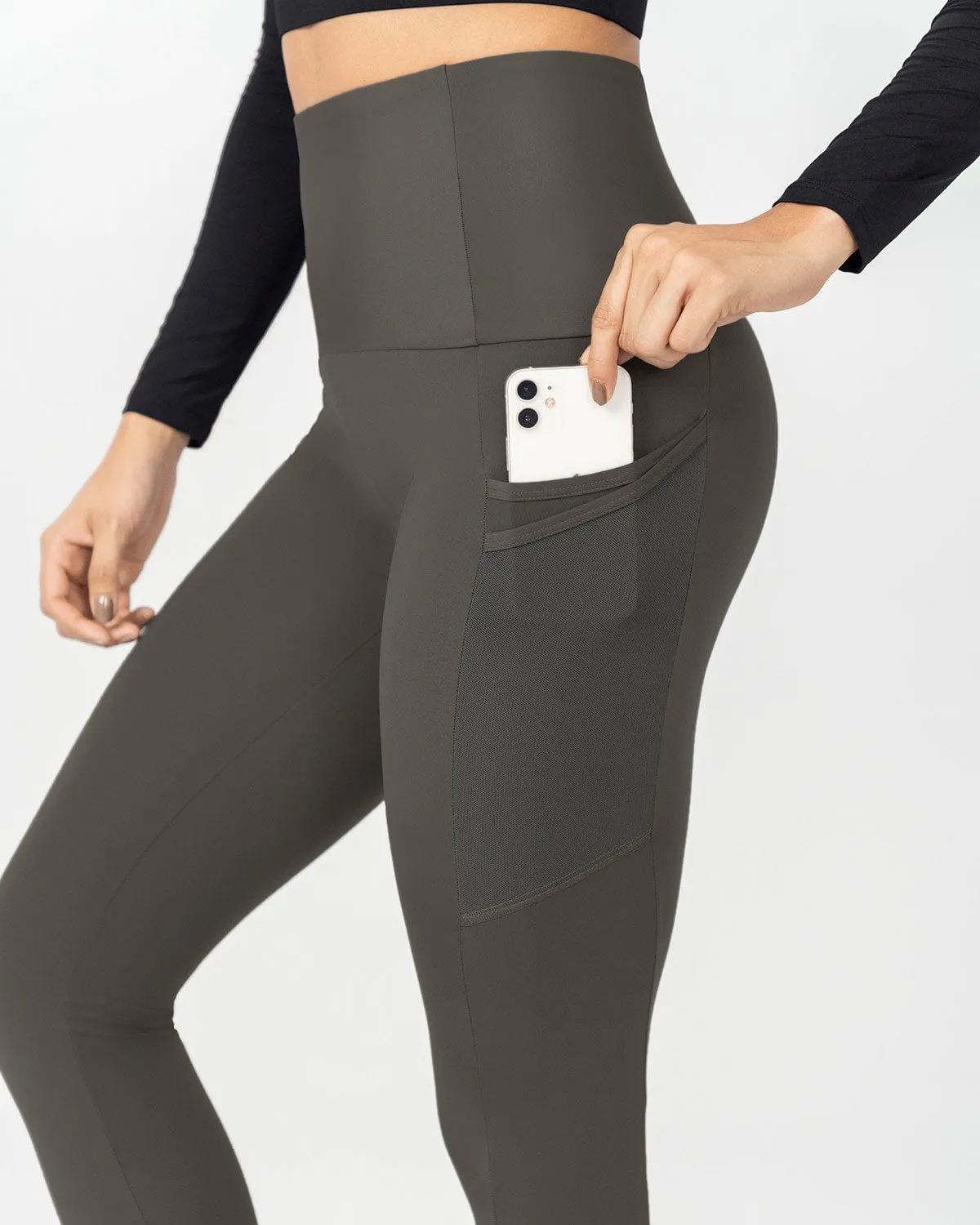 Legging deportivo de compresión con práctico bolsillo lateral