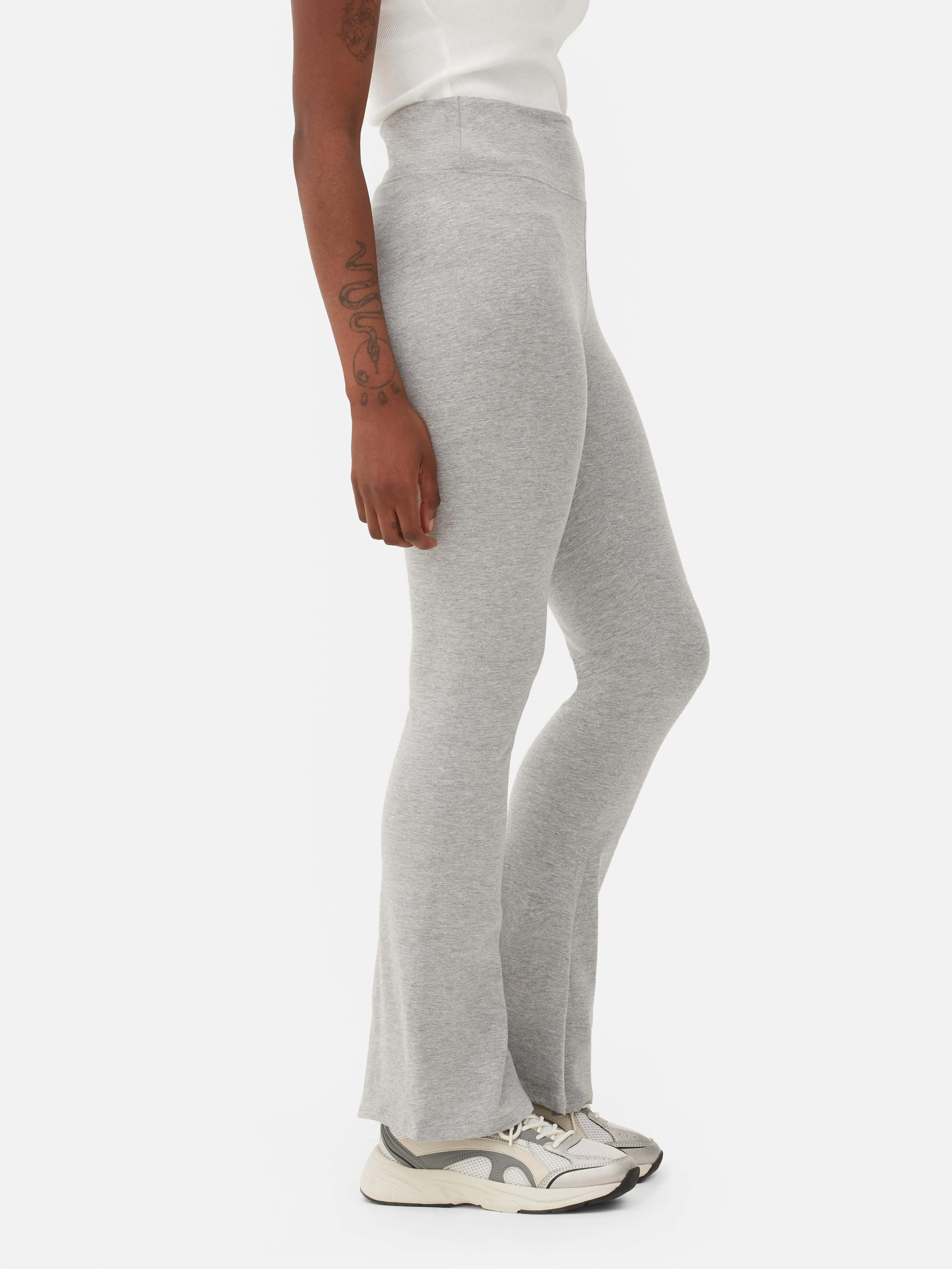 Leggings de punto acampanados de talle alto