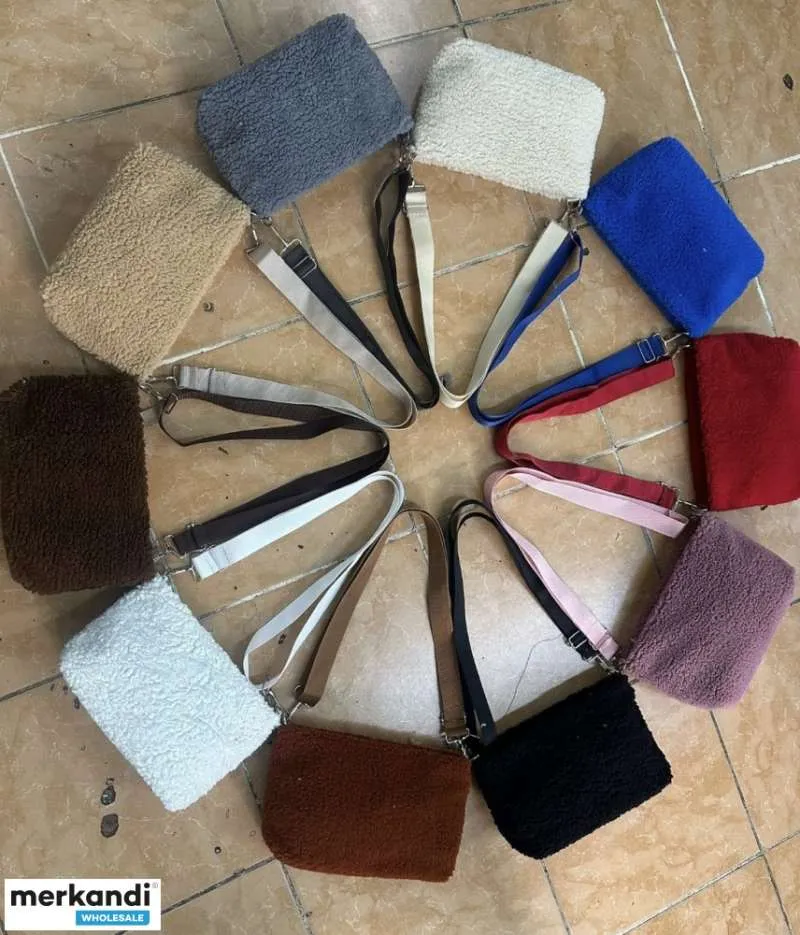 Los bolsos de mujer de Turquía al por mayor son una opción elegante con un toque de lujo.