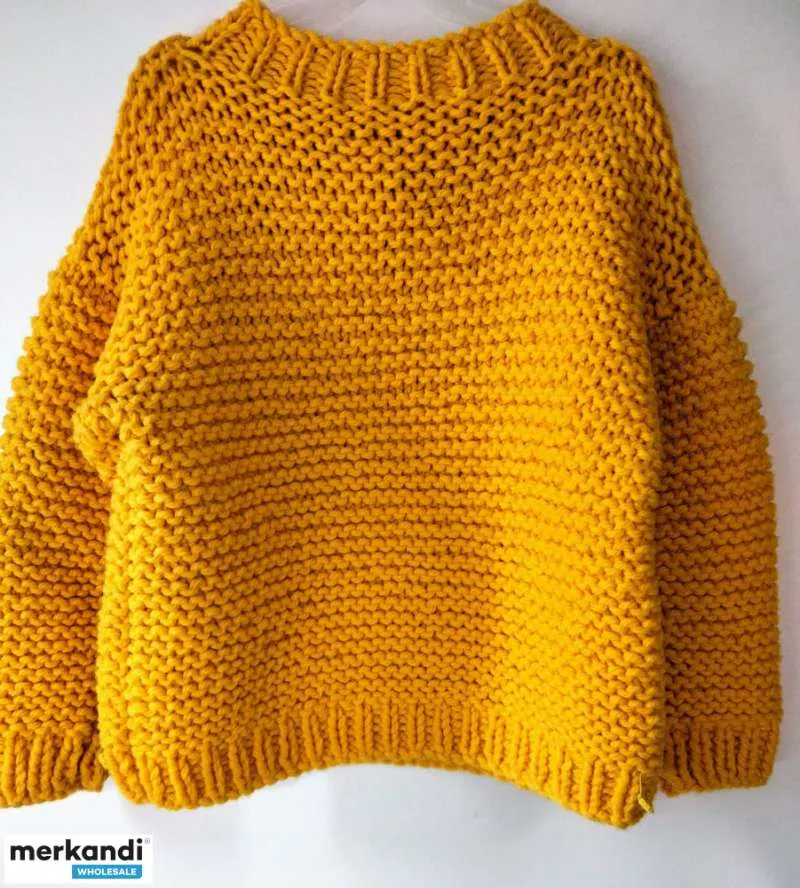 LOTE 162 DE ROPA, ACCESORIOS Y CALZADO DE MUJER, TEMPORADA OTOñOINVIERNO