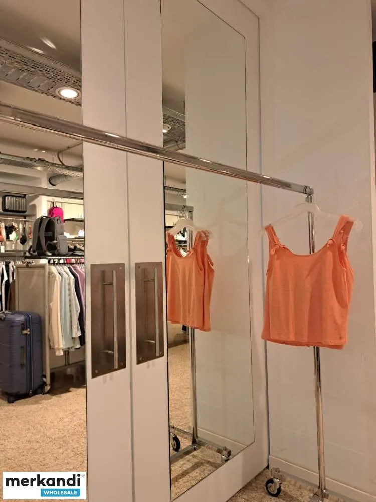 LOTE 172 DE ROPA, ACCESORIOS Y CALZADO DE MUJER, TEMPORADA PRIMAVERAVERANO