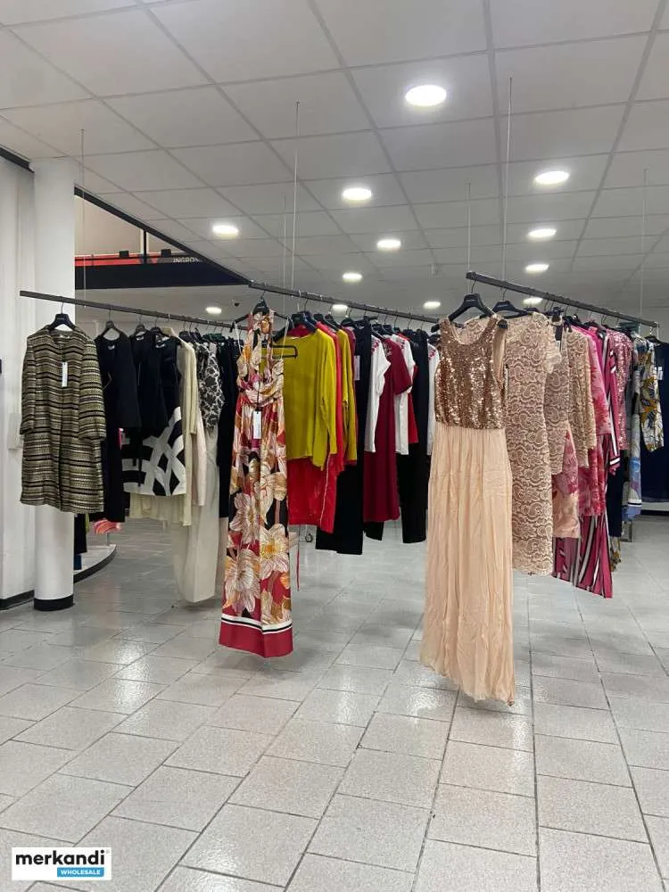 Lotes de ropa de mujer de Lanacaprina p/e