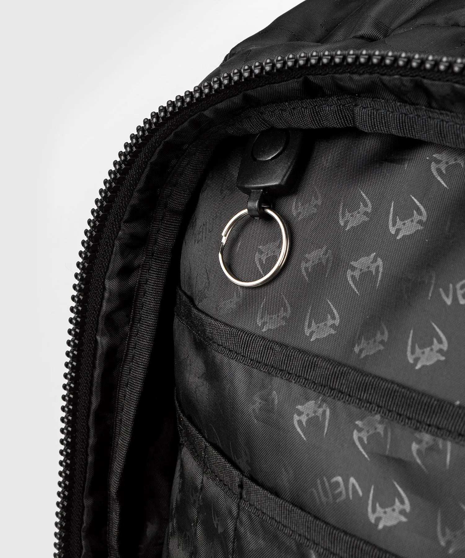 MOCHILA VENUM CHALLENGER PRO  NEGRO/CAMUFLAJE OSCURO