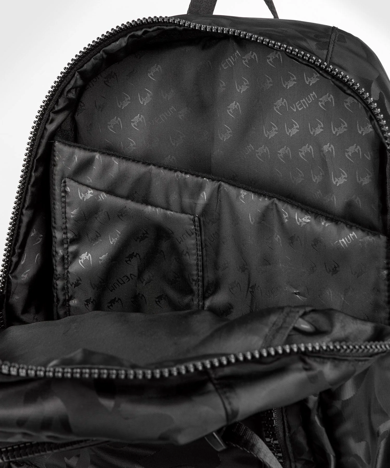 MOCHILA VENUM CHALLENGER PRO  NEGRO/CAMUFLAJE OSCURO