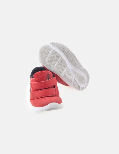 Nike Deportiva roja básica
