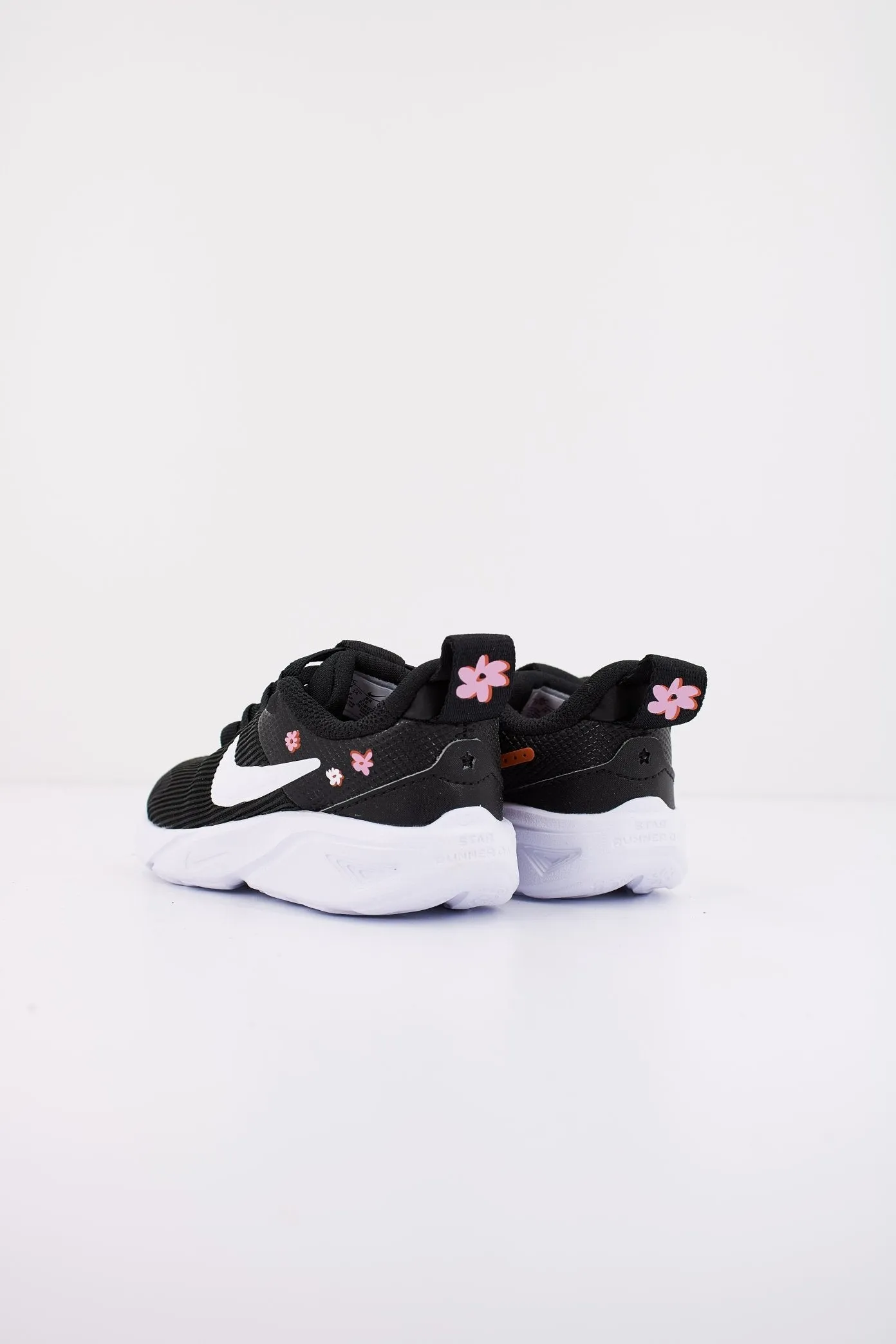NIKE STAR RUNNER 4