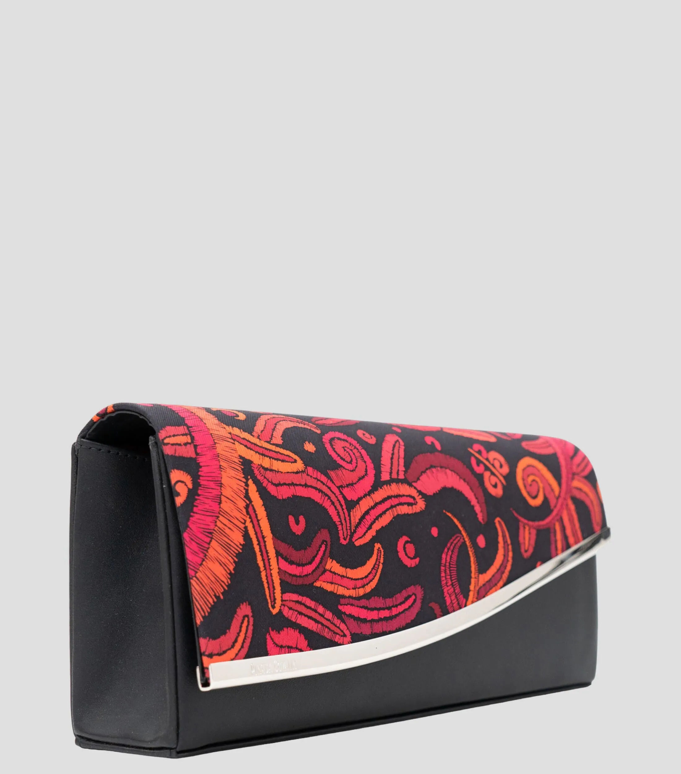 Pineda Covalin Bolso clutch negro con rojo en piel Akbal Quetzalcóatl Mujer