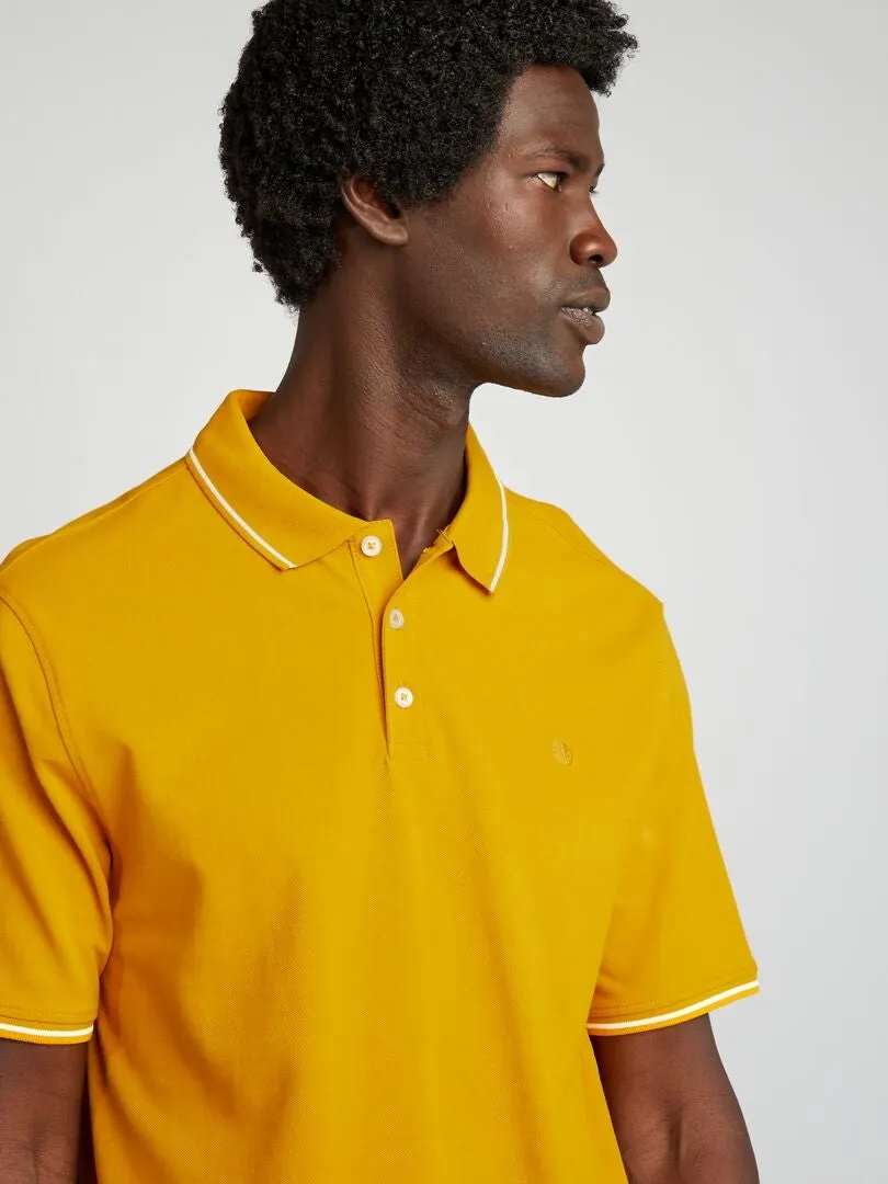 POLO DE PIQUé DE ALGODóN CON BORDADO EN EL PECHO  AMARILLO