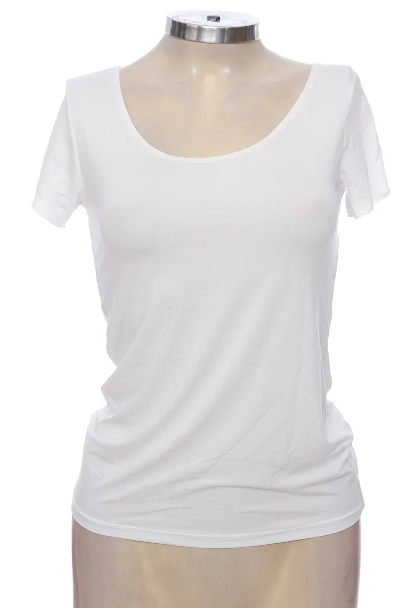 ROPA DEPORTIVA / SALIDA DE BAñO COLOR BLANCO  AIRISM