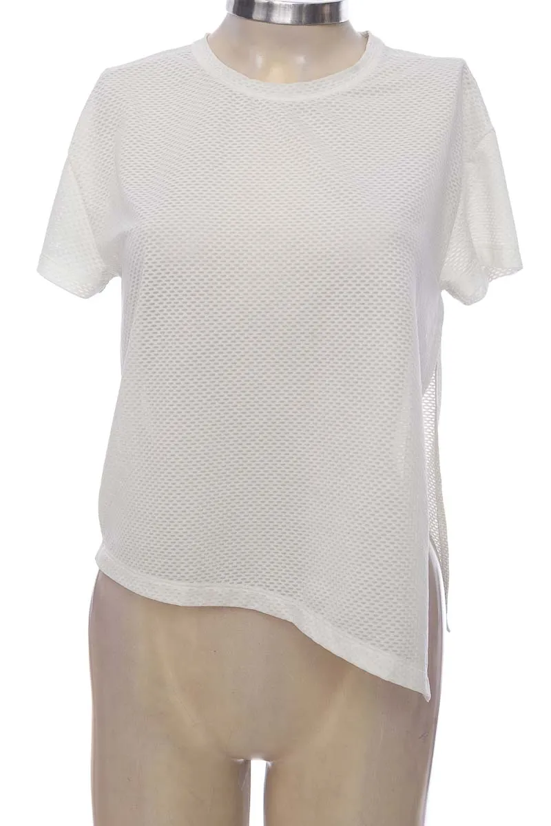 ROPA DEPORTIVA / SALIDA DE BAñO COLOR BLANCO  CLOSEANDO