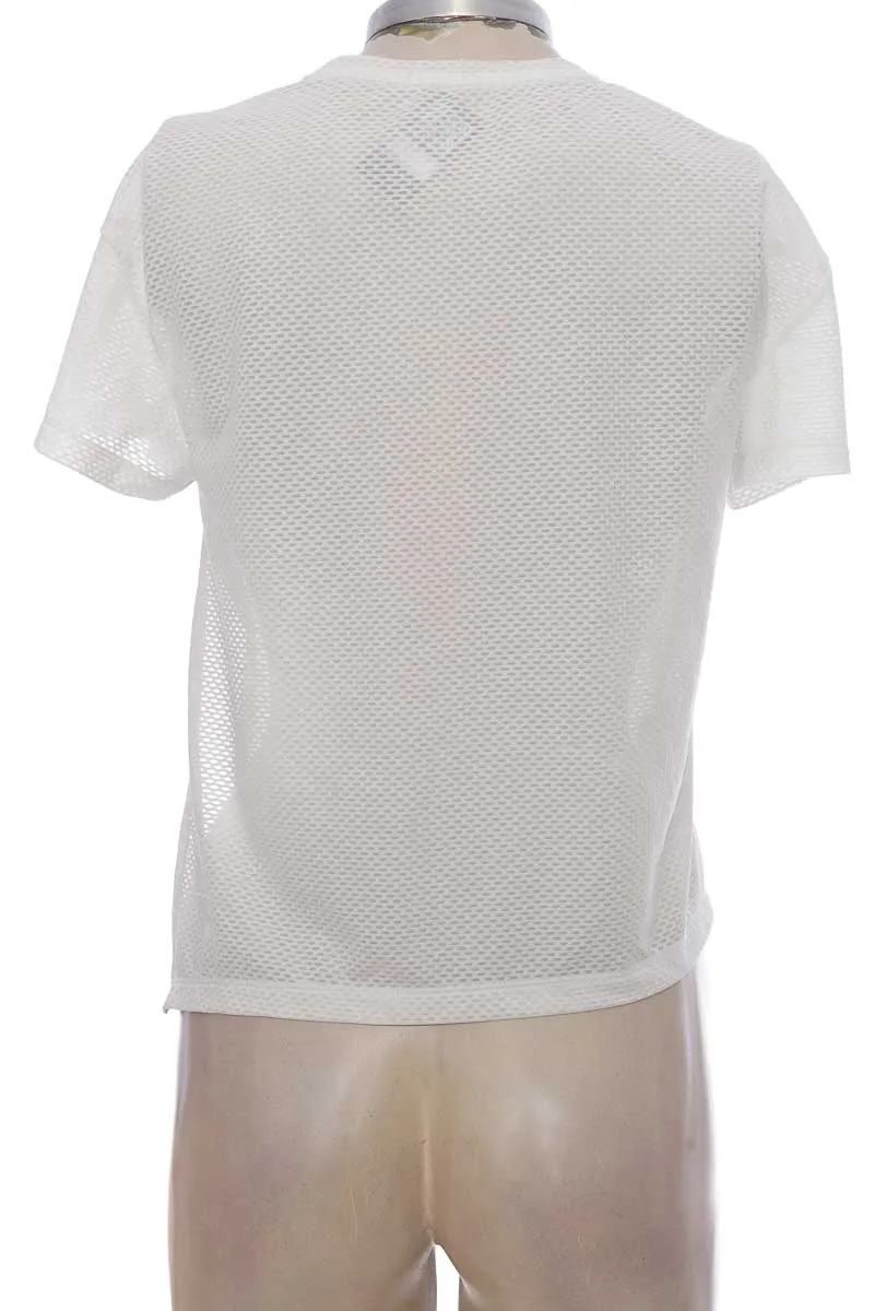 ROPA DEPORTIVA / SALIDA DE BAñO COLOR BLANCO  CLOSEANDO
