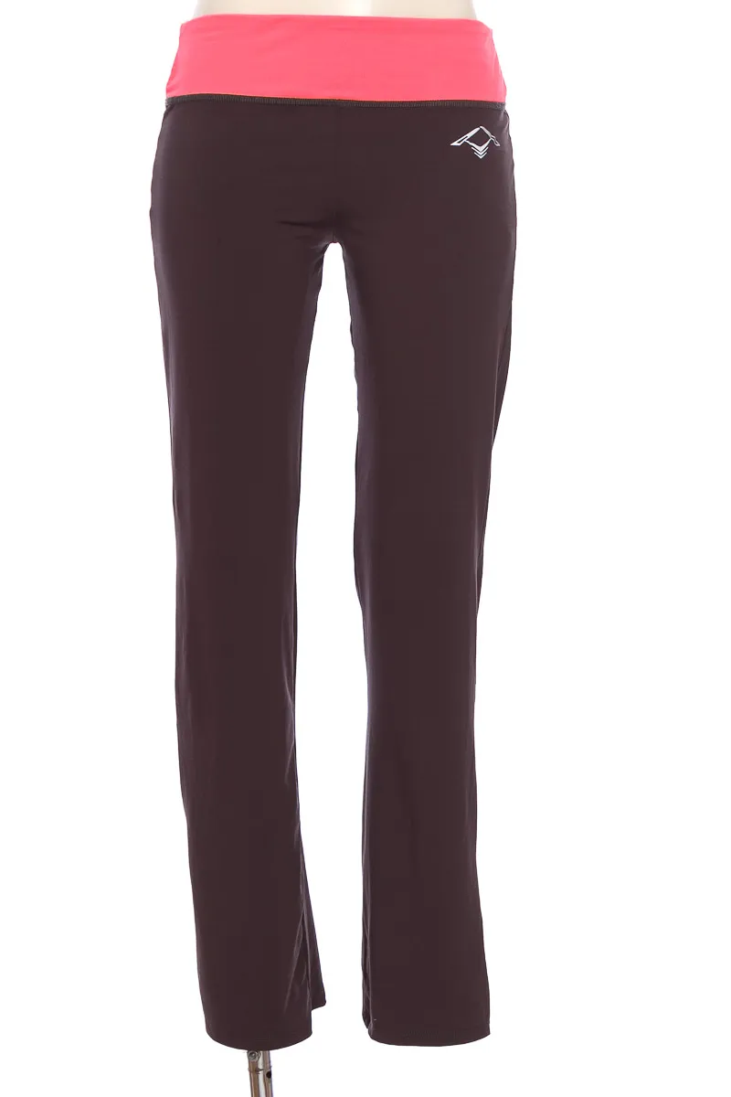 ROPA DEPORTIVA / SALIDA DE BAñO COLOR CAFé  BELIFE