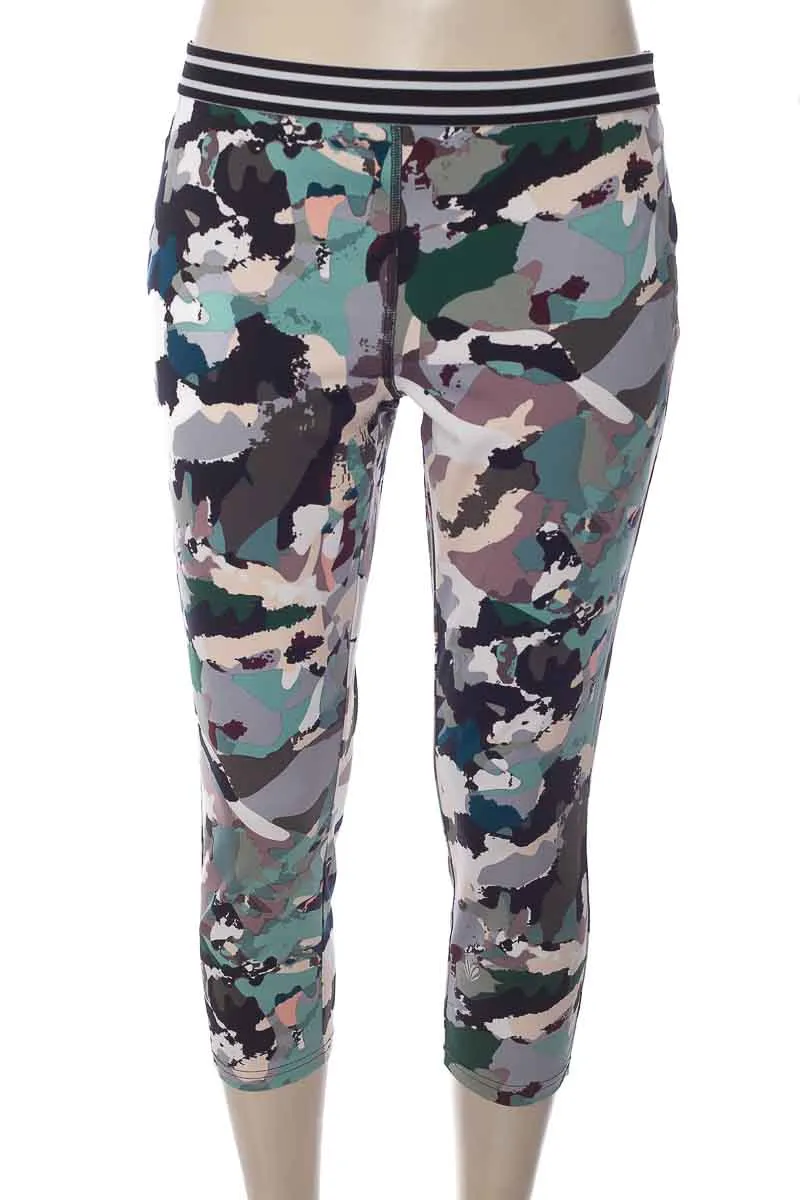ROPA DEPORTIVA / SALIDA DE BAñO COLOR ESTAMPADO  FOREVER 21