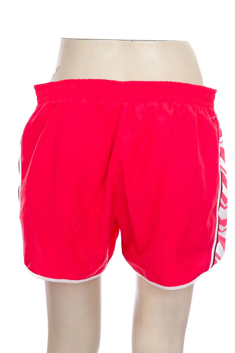 ROPA DEPORTIVA / SALIDA DE BAñO COLOR FUCSIA  NIKE