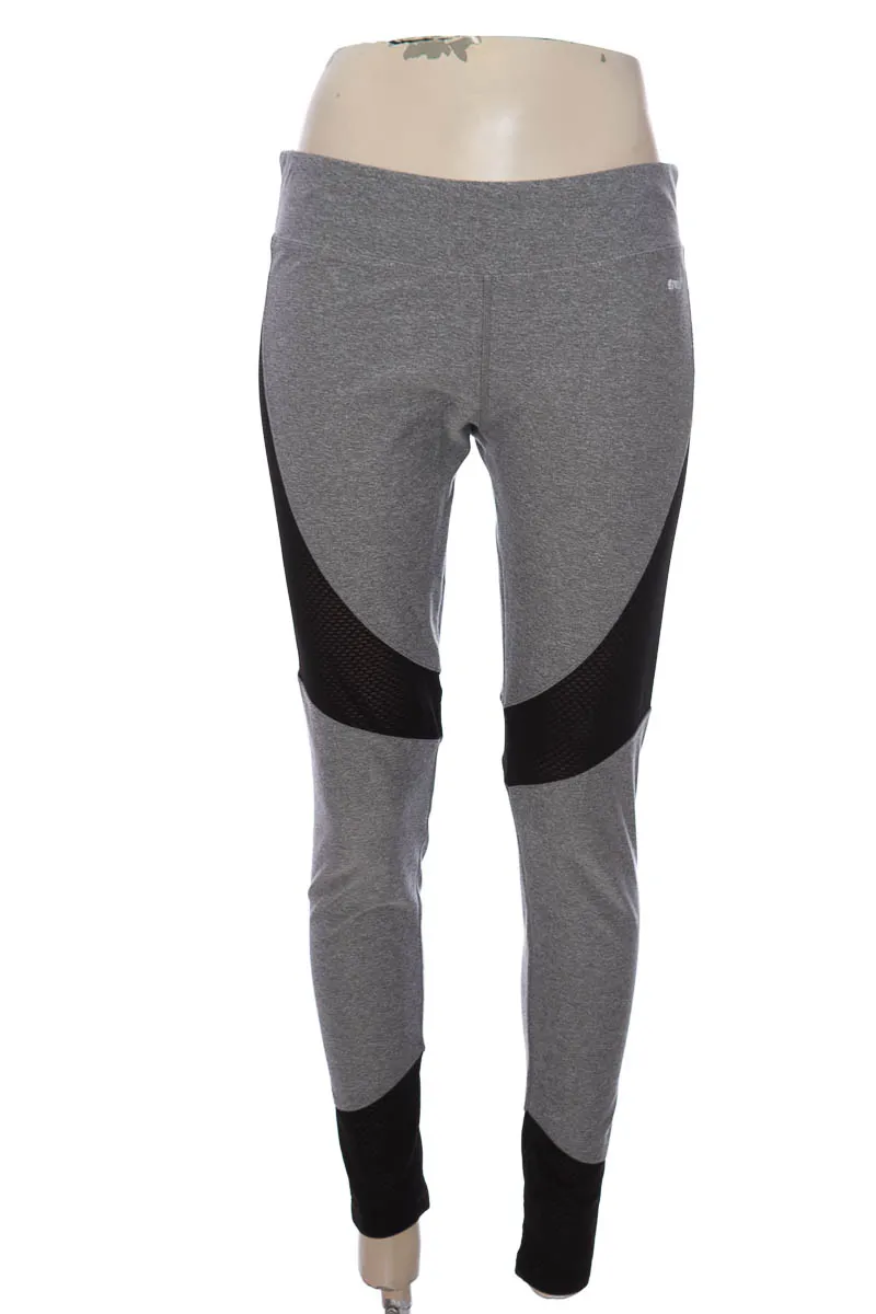 ROPA DEPORTIVA / SALIDA DE BAñO COLOR GRIS  GEF