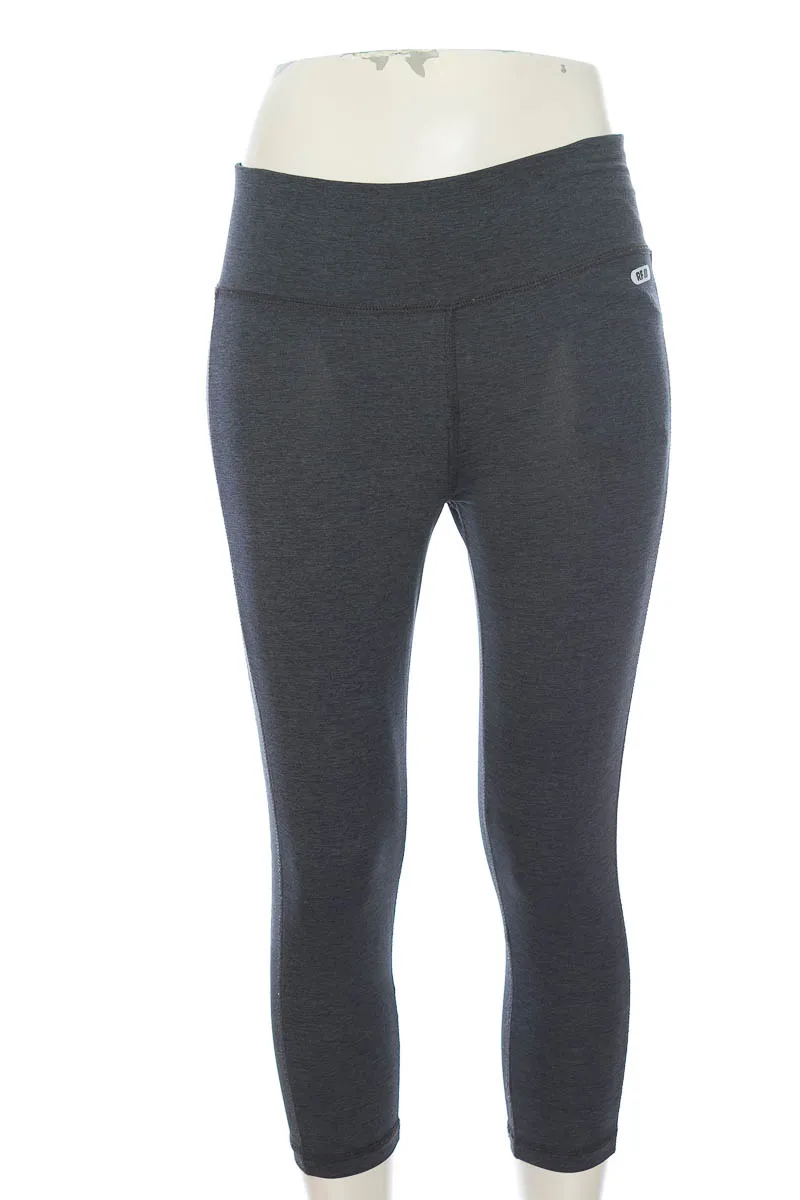 ROPA DEPORTIVA / SALIDA DE BAñO COLOR GRIS  RIFLE