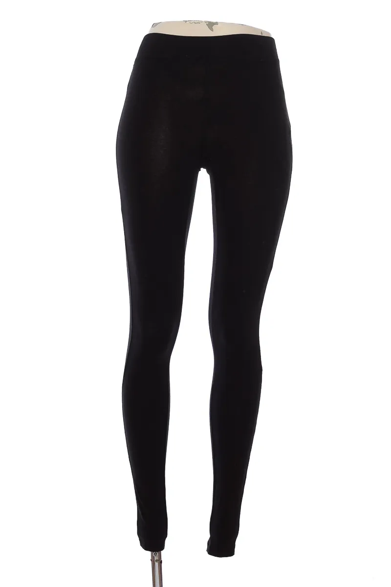 ROPA DEPORTIVA / SALIDA DE BAñO COLOR NEGRO  EXPRESS