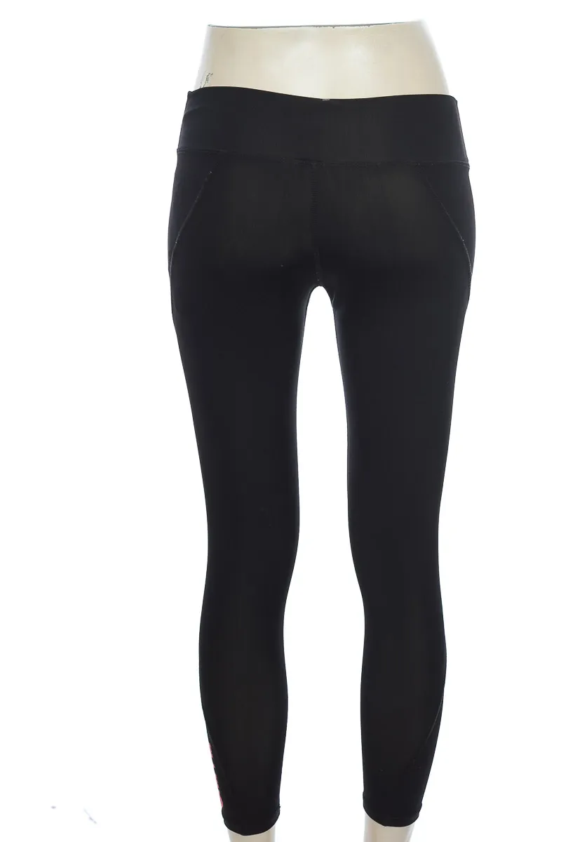 ROPA DEPORTIVA / SALIDA DE BAñO COLOR NEGRO  GRAMA