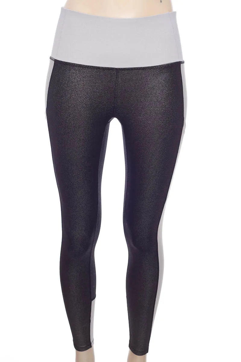 ROPA DEPORTIVA / SALIDA DE BAñO COLOR NEGRO  JOY LAB