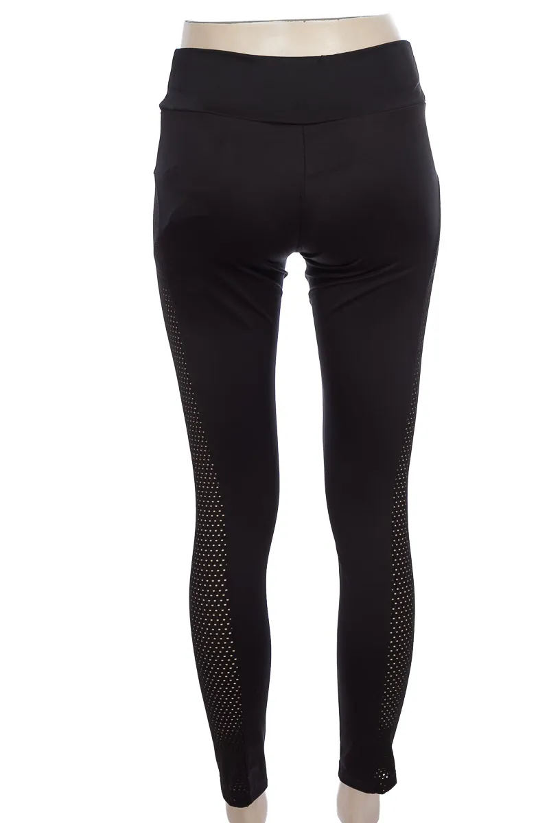 ROPA DEPORTIVA / SALIDA DE BAñO COLOR NEGRO  PERLA