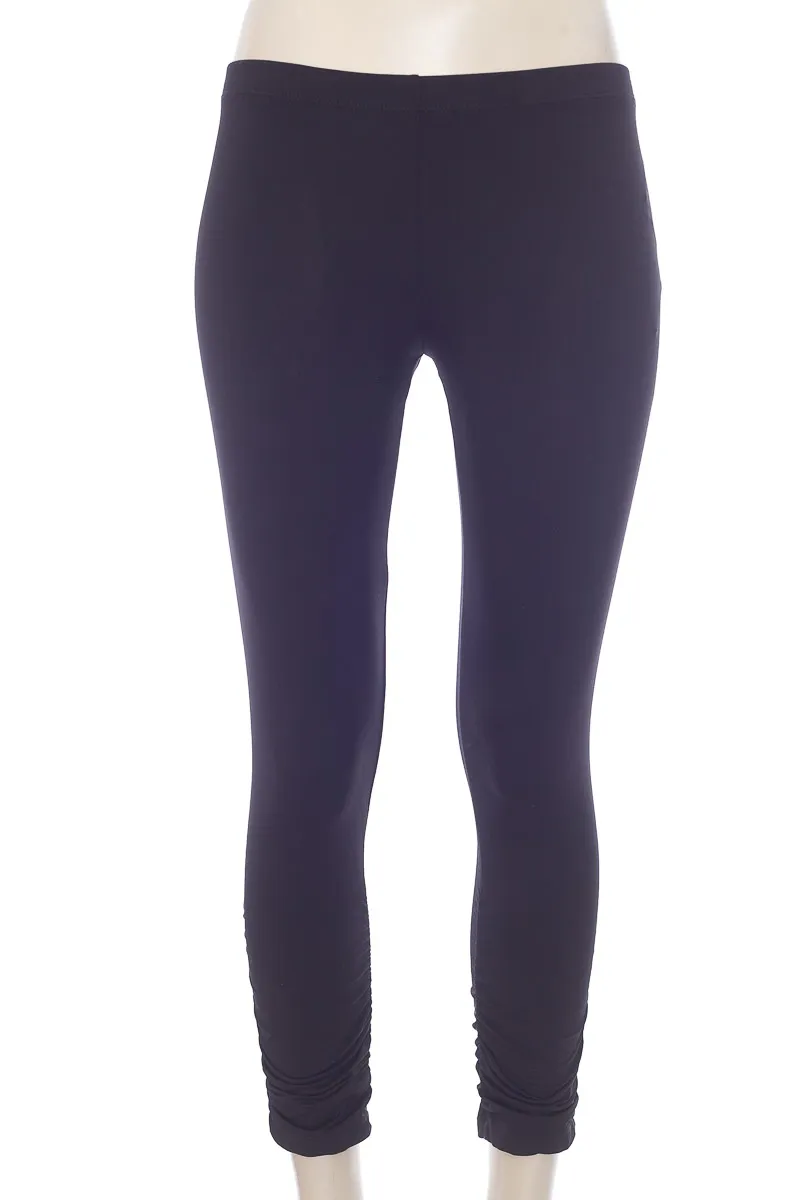 ROPA DEPORTIVA / SALIDA DE BAñO COLOR NEGRO  STUDIO F