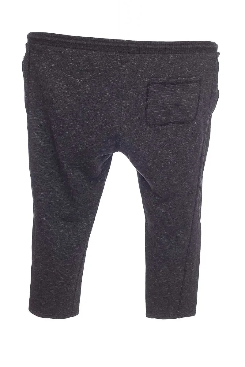 ROPA DEPORTIVA COLOR GRIS  C&AMP;A