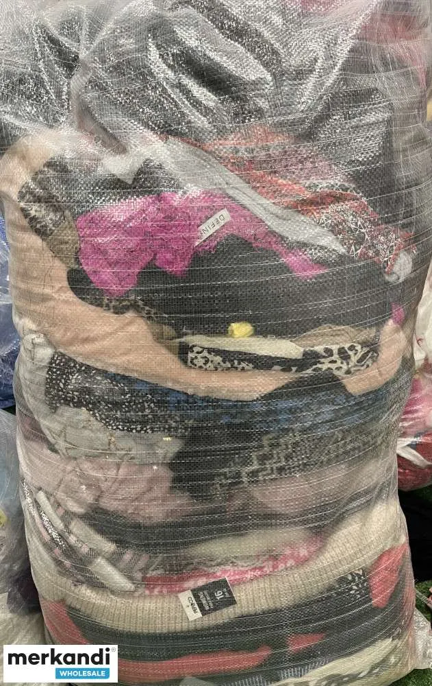 Ropa usada inglesa de color crema para mujer y nueva mercancía muy bonita