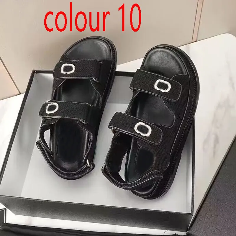 Sandalias de playa Bottom Sandal Sandal Sandal Trainers Fashion Slippers para mujer zapatos de cuero Mujer Carta de terciopelo
