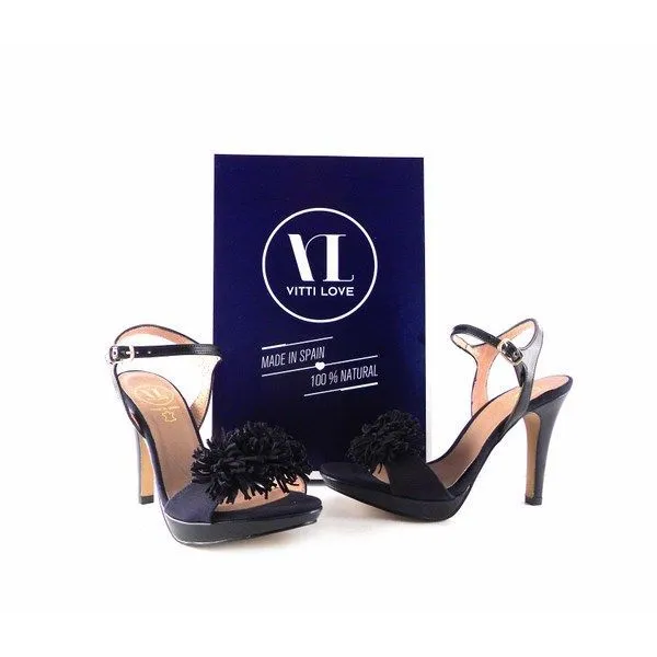Sandalias pompones Vitti Love en piel color azul marino con pulsera al tobillo
